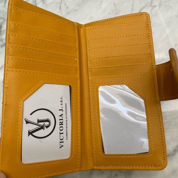 Wallet - Picture 3 of 4